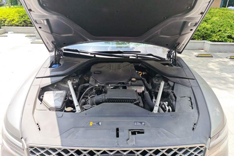 Used Genesis G80 2023 2.5T Rear-Drive Flagship Edition Engine Bay