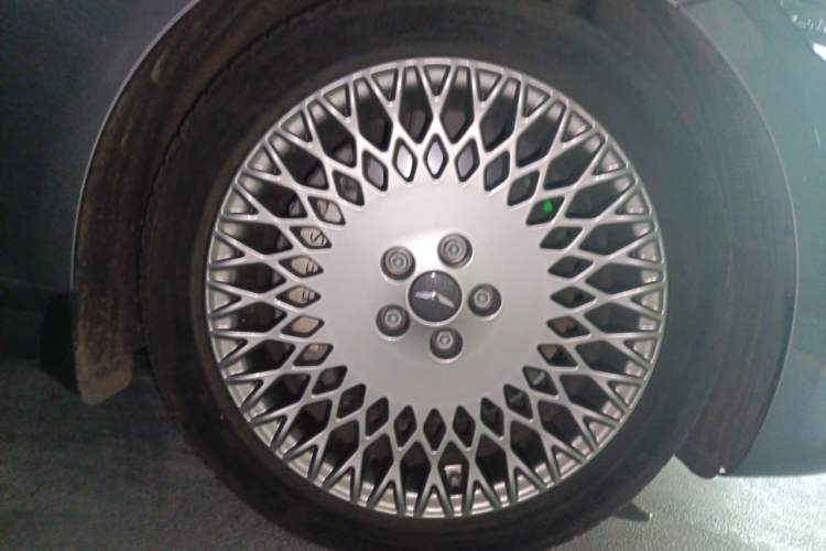 Used Genesis G80 2023 2.5T Rear-Drive Flagship Edition Right Front Wheel Hub