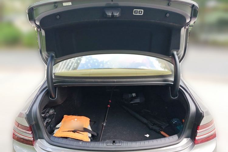 Used Genesis G80 2023 2.5T Rear-Drive Flagship Edition Trunk