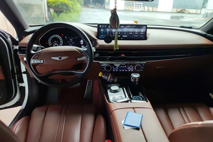 Used Genesis G80 2023 2.5T Rear-Drive Luxury Edition Center Console