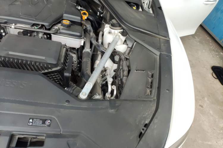 Used Genesis G80 2023 2.5T Rear-Drive Luxury Edition Engine Bay Left