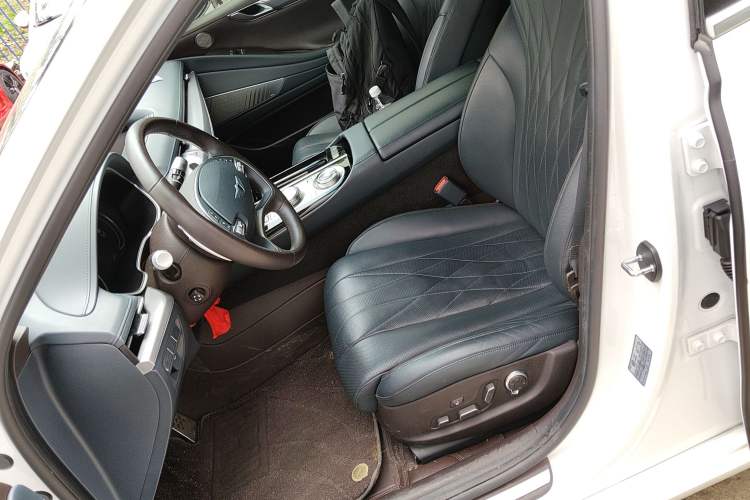 Used Genesis G80 2023 2.5T Rear-Drive Luxury Edition Left Front Seat