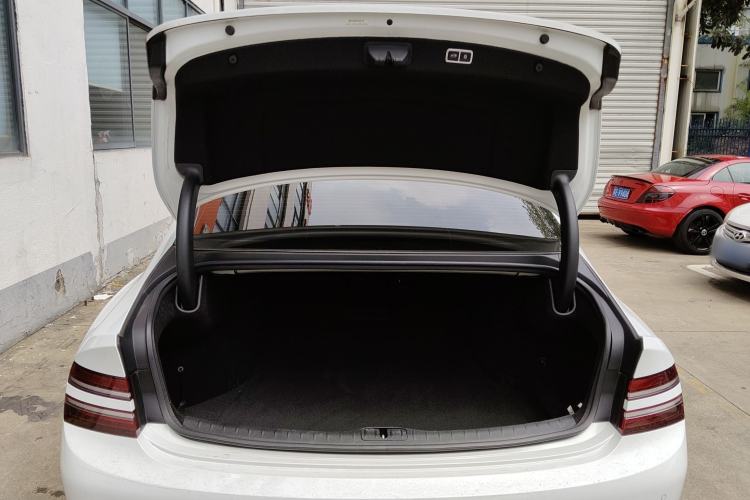 Used Genesis G80 2023 2.5T Rear-Drive Luxury Edition Trunk