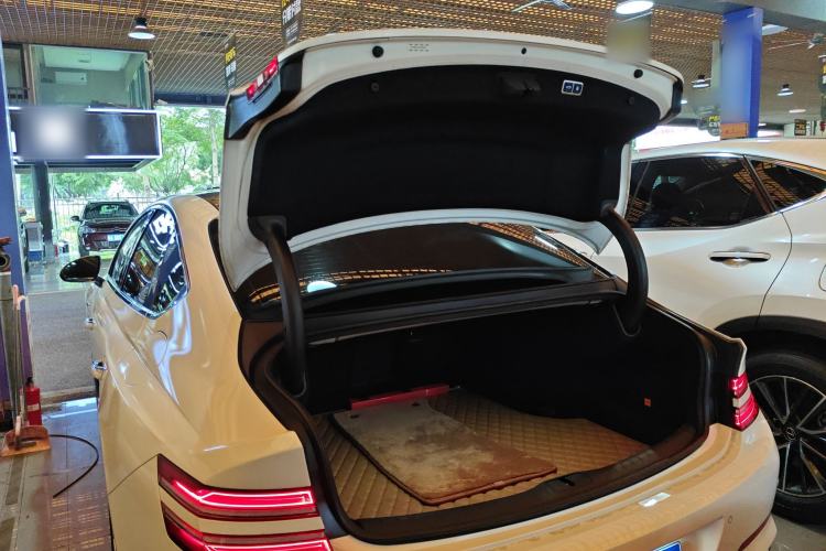 Used Genesis G80 2023 2.5T Four-Wheel-Drive Flagship Edition Trunk