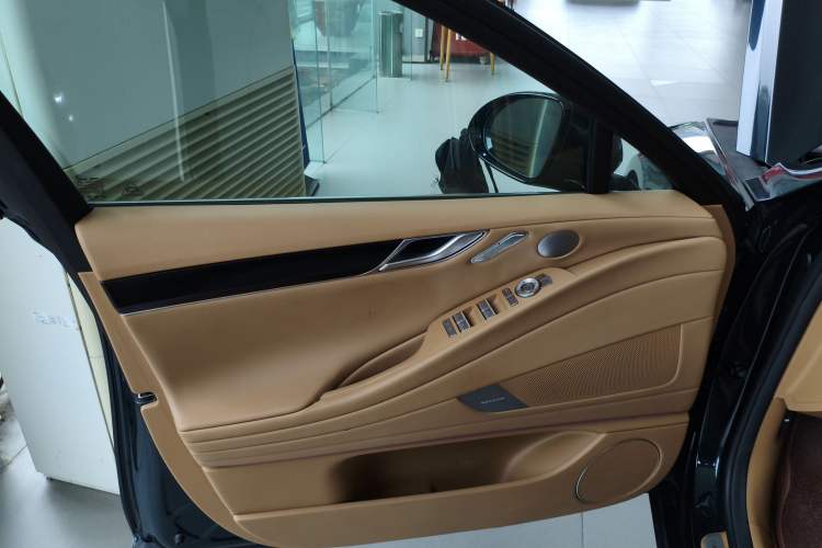 Used Genesis G80 2024 2.5T Rear-Drive Luxury Edition Left Front Door Interior