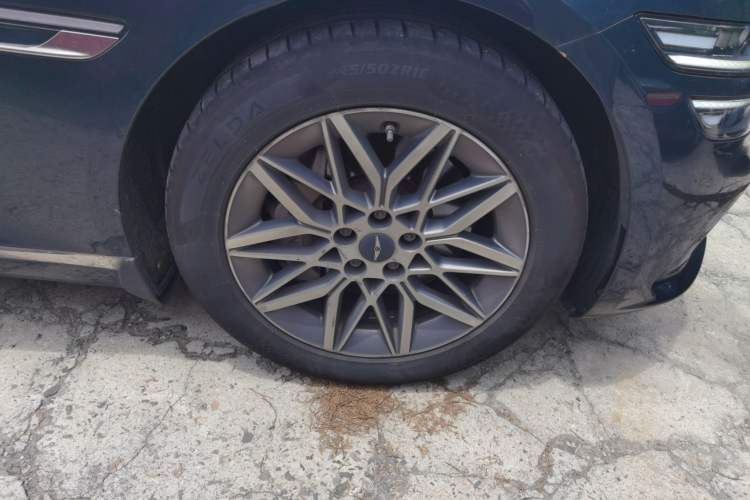 Used Genesis G80 2024 2.5T Rear-Drive Luxury Edition Right Front Wheel Hub