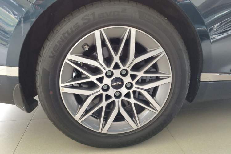 Used Genesis G80 2024 2.5T Rear-Drive Luxury Edition Right Rear Wheel Hub