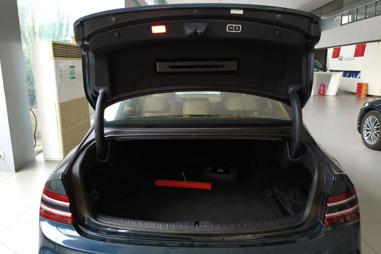Used Genesis G80 2024 2.5T Rear-Drive Luxury Edition Trunk