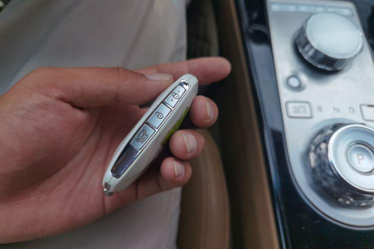 Used Genesis G80 2024 2.5T Rear-Drive Luxury Edition Vehicle Key