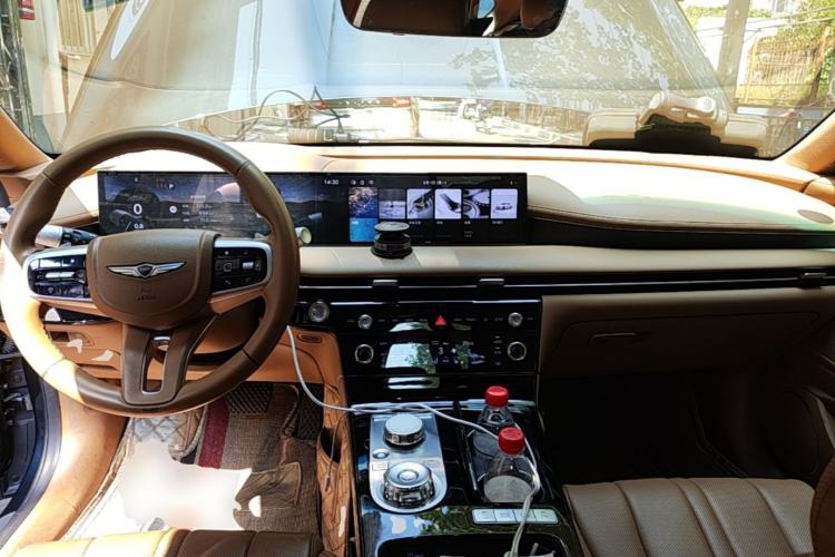 Used Genesis G80 2024 2.5T Rear-Drive Luxury Edition Center Console