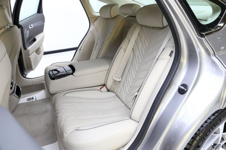 Used Genesis G80 2024 2.5T Rear-Drive Luxury Edition Interior 2
