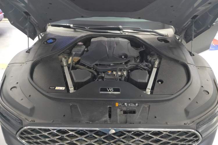 Used Genesis G90 2023 Luxury Edition Engine Bay