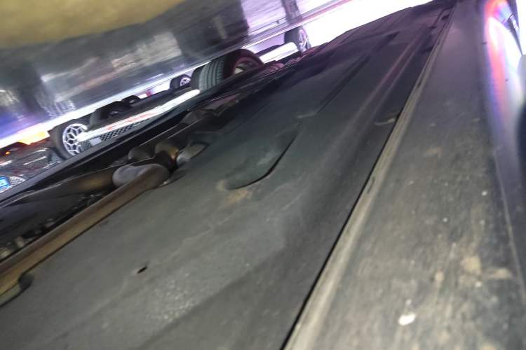 Used Genesis G90 2023 Luxury Edition Right Side Sill