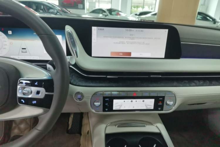 Used Genesis G90 2023 Flagship Edition Audio And AC Panel
