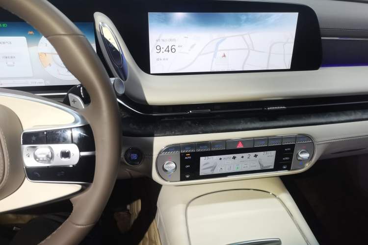 Used Genesis G90 2023 Flagship Edition Audio And AC Panel