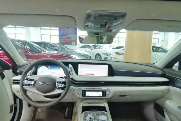 Used Genesis G90 2023 Flagship Edition Center Console