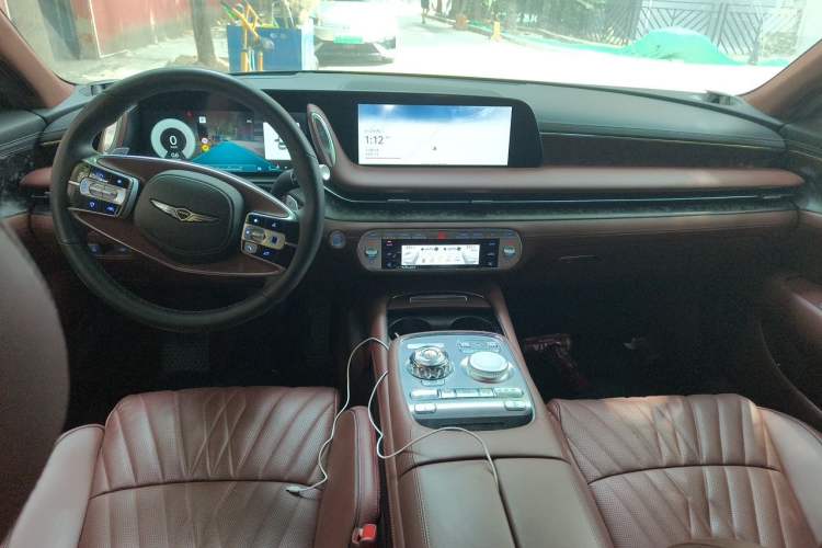 Used Genesis G90 2023 Flagship Edition Center Console
