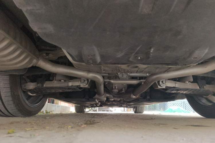 Used Genesis G90 2023 Flagship Edition Chassis Rear