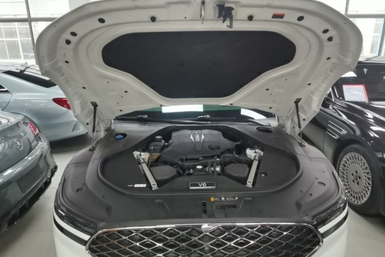 Used Genesis G90 2023 Flagship Edition Engine Bay