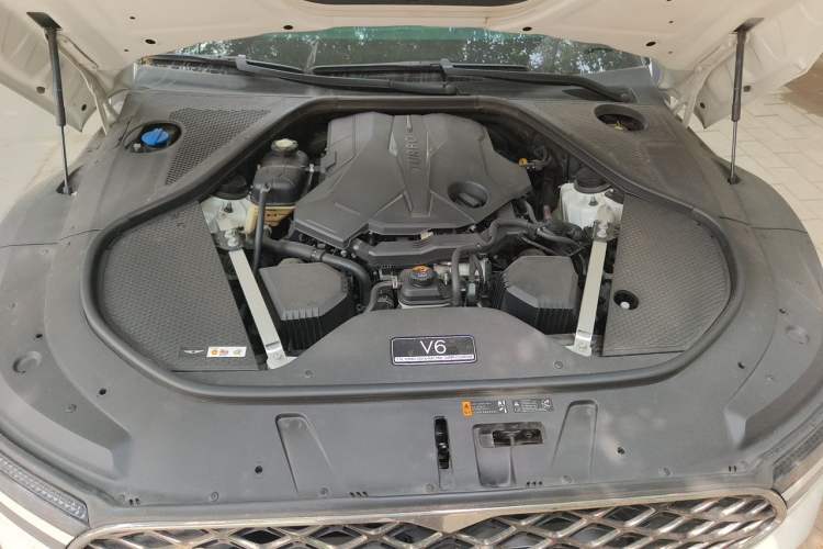 Used Genesis G90 2023 Flagship Edition Engine Bay