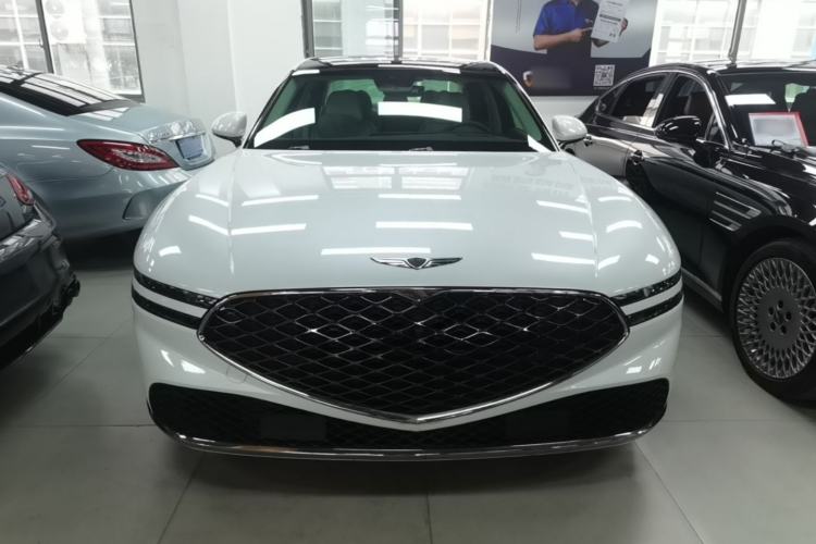 Used Genesis G90 2023 Flagship Edition Front