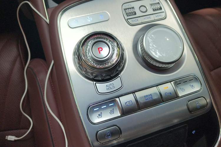 Used Genesis G90 2023 Flagship Edition Gear Lever