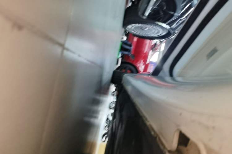 Used Genesis G90 2023 Flagship Edition Left Side Sill