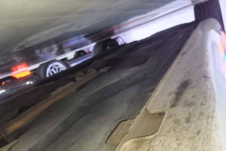 Used Genesis G90 2023 Flagship Edition Right Side Sill