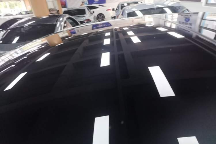 Used Genesis G90 2023 Flagship Edition Roof