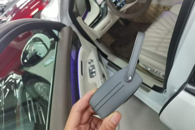 Used Genesis G90 2023 Flagship Edition Vehicle Key
