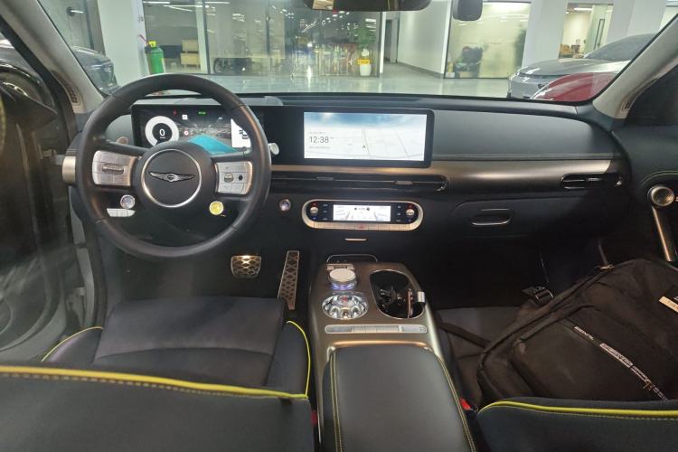Used Genesis GV60 2023 Dual-Motor All-Wheel-Drive High-Performance Flagship Edition Center Console