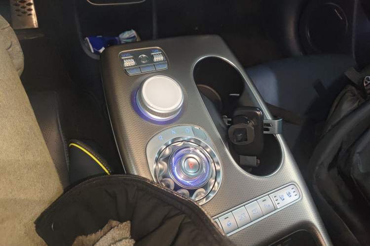 Used Genesis GV60 2023 Dual-Motor All-Wheel-Drive High-Performance Flagship Edition Gear Lever
