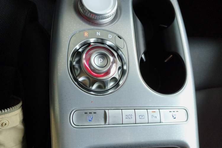 Used Genesis GV60 2023 Single-Motor Rear-Drive Luxury Edition Gear Lever