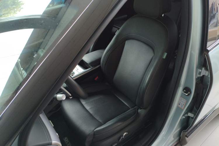 Used Genesis GV60 2023 Single-Motor Rear-Drive Luxury Edition Left Front Seat