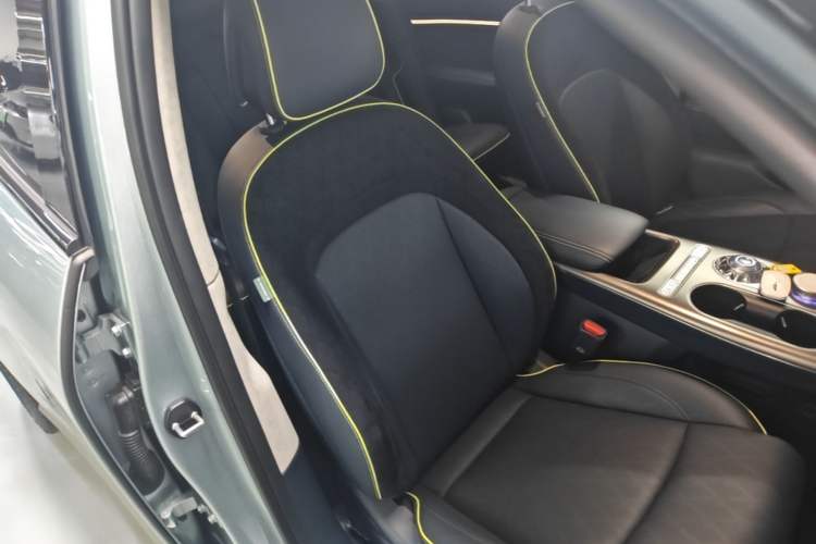 Used Genesis GV60 2023 Dual-Motor All-Wheel-Drive High-Performance Flagship Edition Right Front Seat