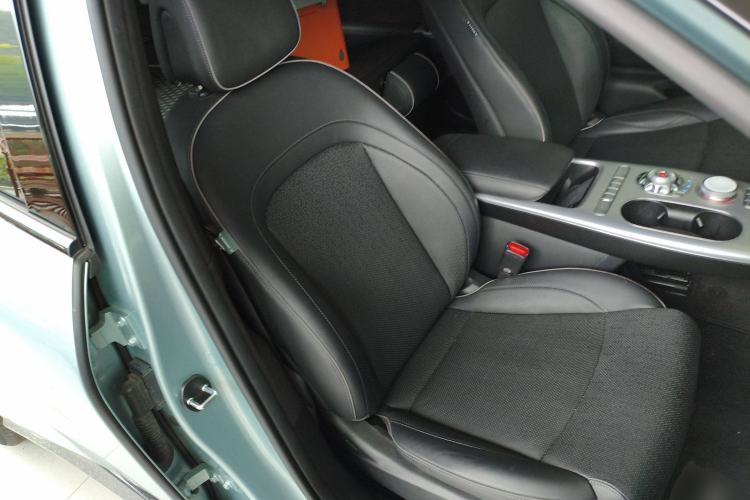 Used Genesis GV60 2023 Single-Motor Rear-Drive Luxury Edition Right Front Seat