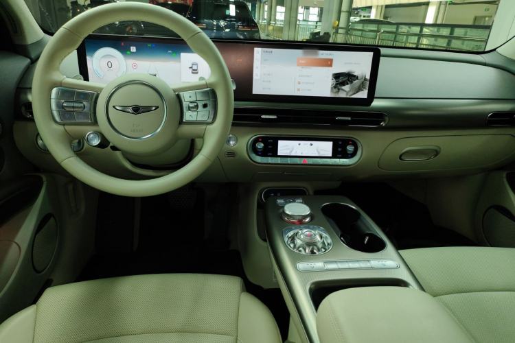 Used Genesis GV60 2023 Single-Motor Rear-Drive Luxury Edition Center Console