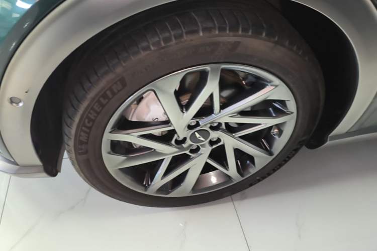 Used Genesis GV60 2023 Dual-Motor All-Wheel-Drive Flagship Edition Left Front Wheel Hub
