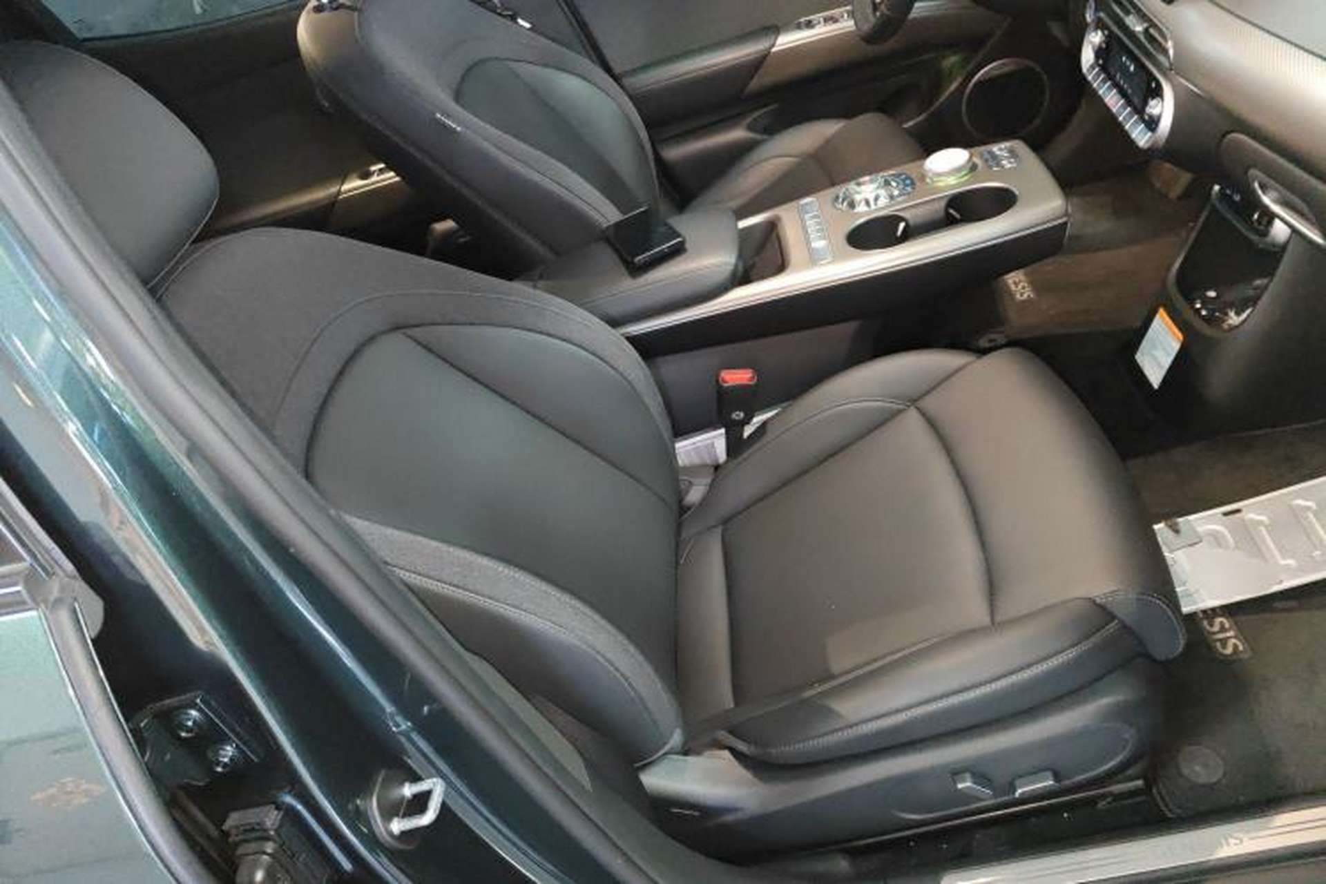 Used Genesis GV60 2023 Single-Motor Rear-Drive Luxury Edition Right Front Seat