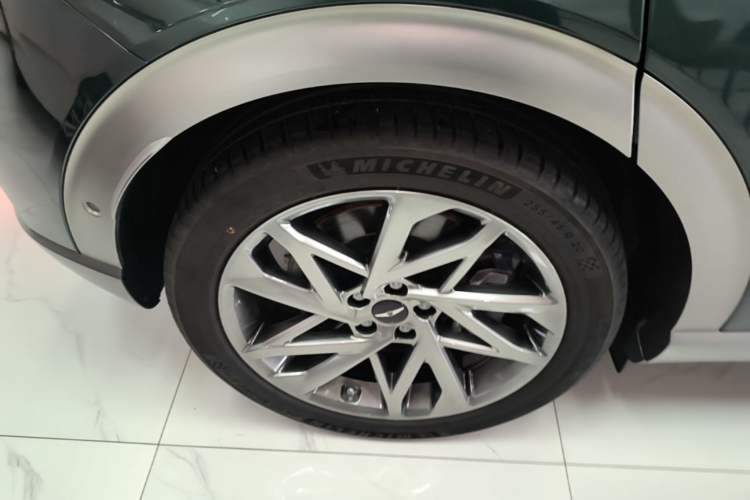 Used Genesis GV60 2023 Dual-Motor All-Wheel-Drive Flagship Edition Right Rear Wheel Hub