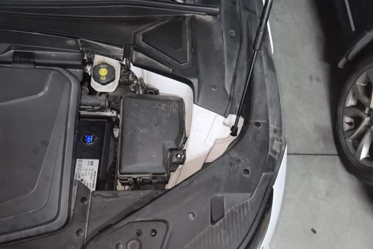 Used Genesis GV60 2023 Single-Motor Rear-Drive Luxury Edition Engine Bay Left