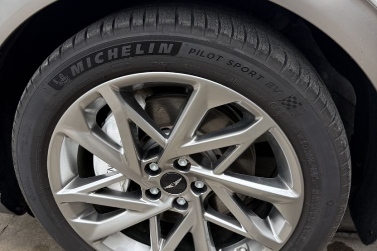 Used Genesis GV60 2023 Dual-Motor All-Wheel-Drive Flagship Edition Exterior 8