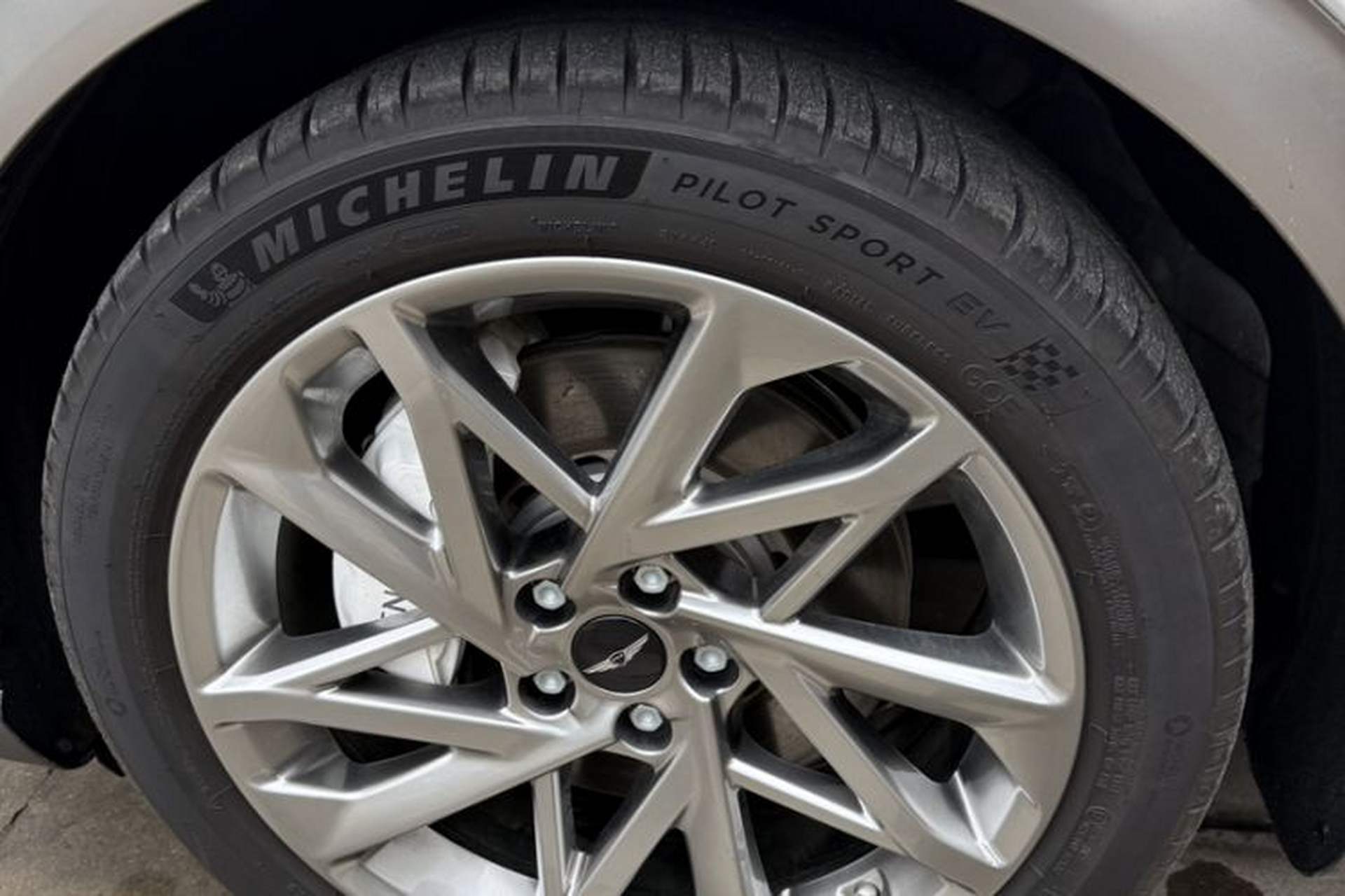 Used Genesis GV60 2023 Dual-Motor All-Wheel-Drive Flagship Edition Exterior 8