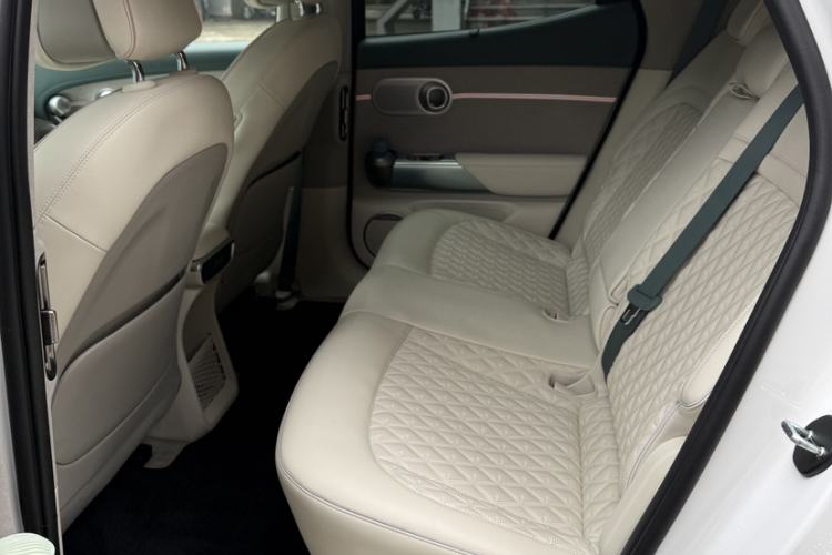 Used Genesis GV60 2023 Dual-Motor All-Wheel-Drive Flagship Edition Interior 3