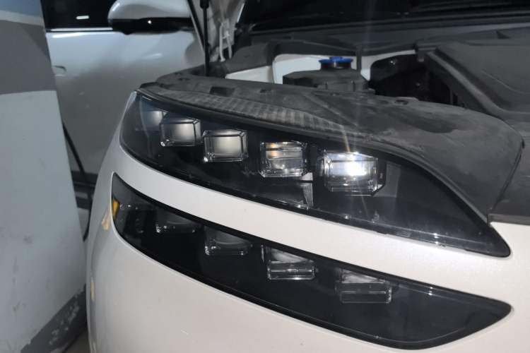 Used Genesis GV60 2023 Single-Motor Rear-Drive Luxury Edition Right Front Headlight