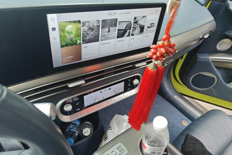 Used Genesis GV60 2023 Dual-Motor All-Wheel-Drive High-Performance Flagship Edition Audio And AC Panel