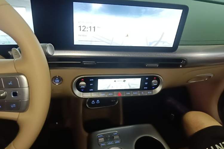 Used Genesis GV60 2024 Dual-Motor All-Wheel-Drive Luxury Edition Audio And AC Panel