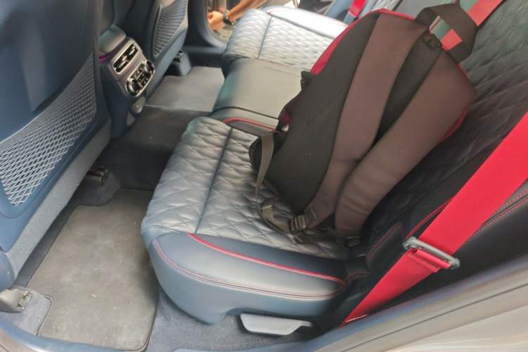Used Genesis GV70 2023 2.5T Four-Wheel-Drive Flagship Edition Left Rear Seat