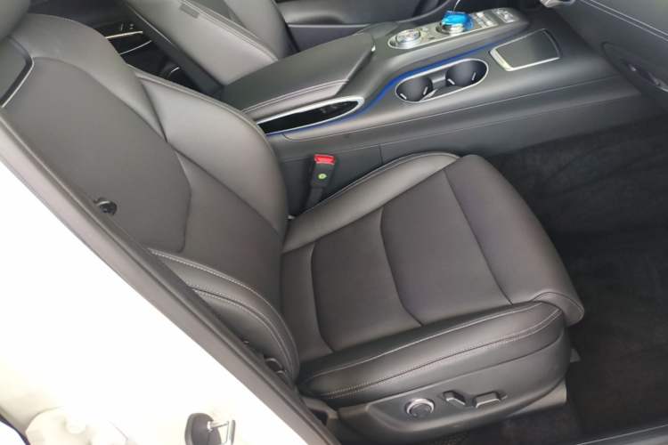 Used Genesis GV70 2023 2.5T Two-Wheel Drive Luxury Edition Right Front Seat
