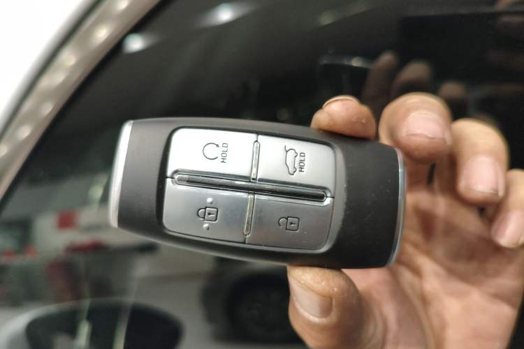 Used Genesis GV70 2023 2.5T Two-Wheel Drive Luxury Edition Vehicle Key